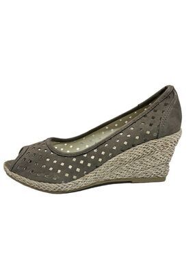 Jane Klain Faux Suede Wedge Lasercut Peep Toe Shoes, size 38 (8)